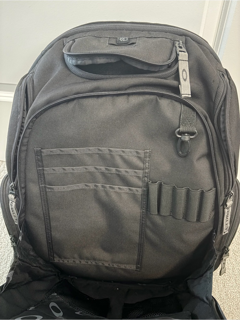 Oakley Black Everyday Tech Backpack - Picture 7 of 9
